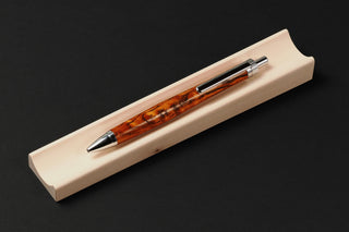 Precious Wood Ash Burl Thick Urushi-Finished Pen / ALTE MEISTER